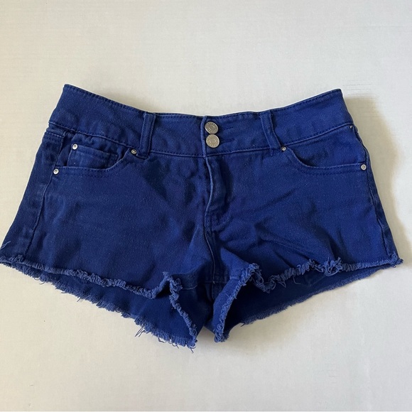 🎉6/$26🎉 REFUGE Blue Frayed Shorts - Picture 1 of 3